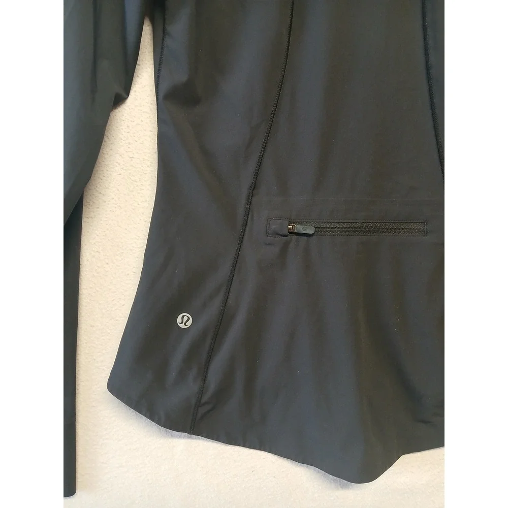 Lululemon mist over Windbreaker size 4 black full zip womens jacket
